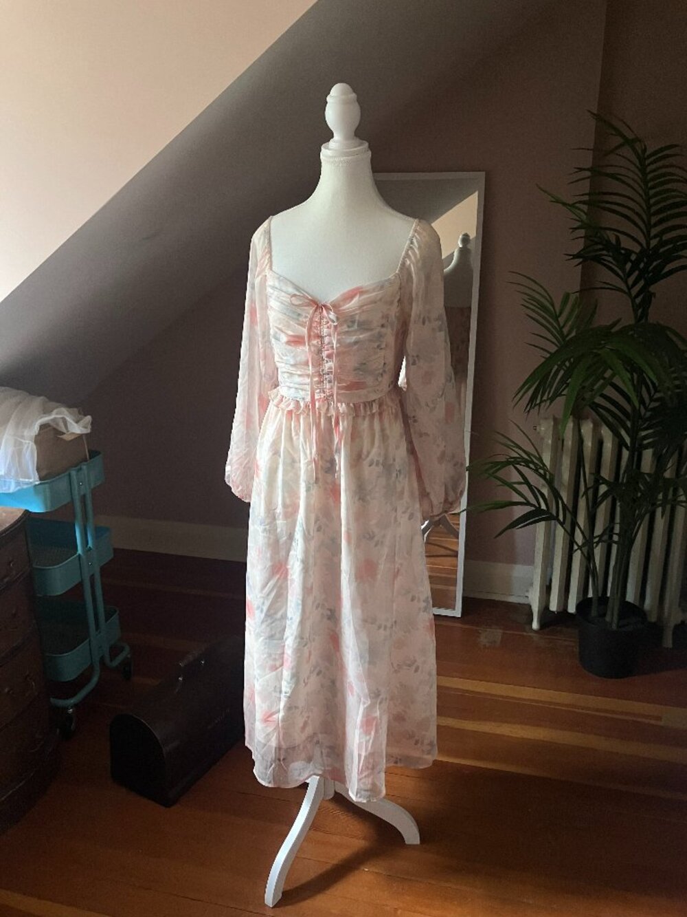 Women's Long Sleeve Floral Midi Dress - Light Pink